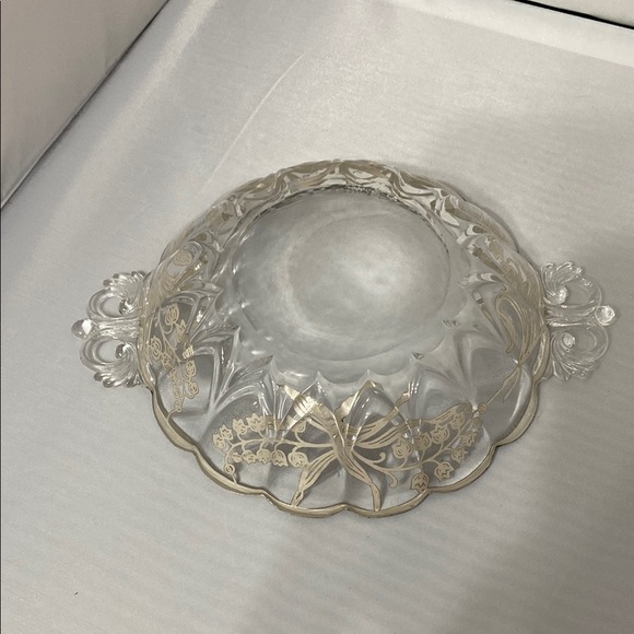 Intricate Clear Glass Serving Bowl with Handles - Picture 5 of 7
